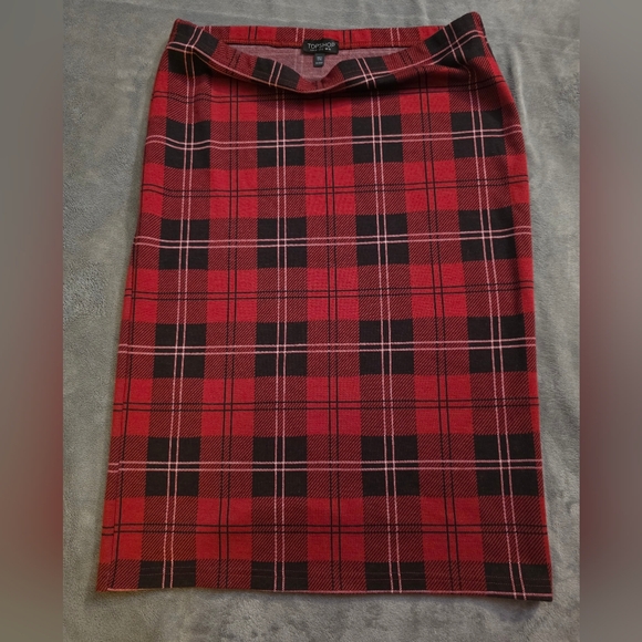 Topshop Red and Black Tartan Pencil Skirt - Picture 5 of 5